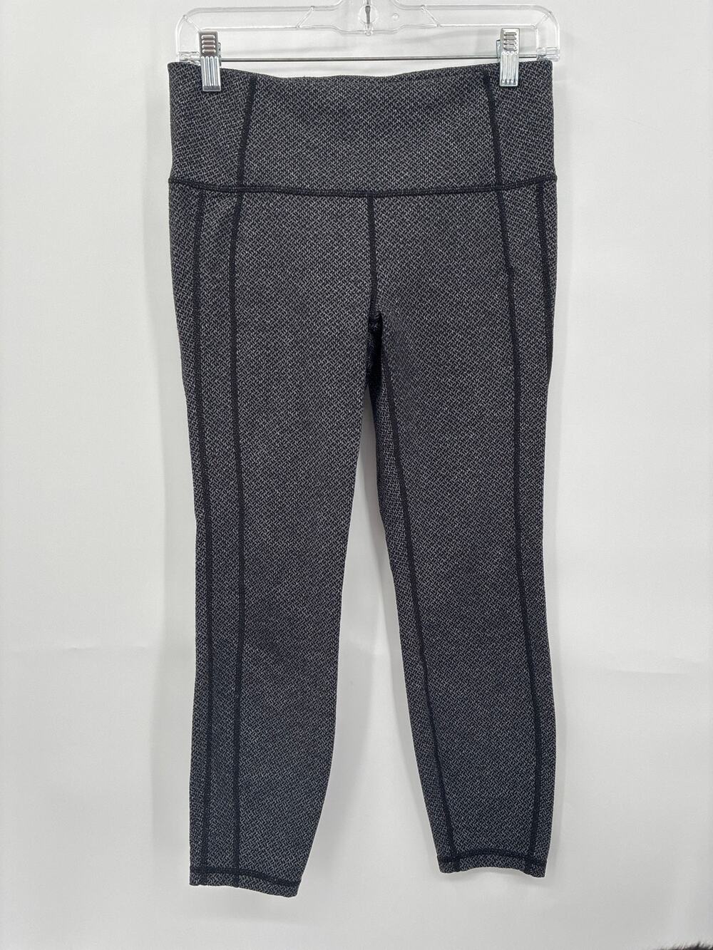 Athleta Gray Criss Cross Power Up 7/8 Leggings size Medium